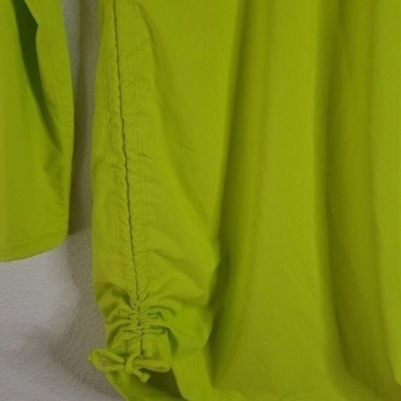 Sold NWT Athleta Long Sleeve Ruched Rash M - Picture 5 of 7